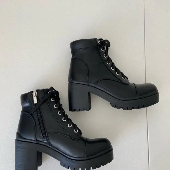 NWOT | Nine West women’s faux leather lace up combat zip boots wedge chunk heel - Picture 4 of 7